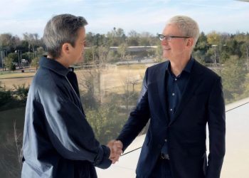 蒂姆·库克 (Tim Cook) 在 iPhone 应用侧载截止日期前会见欧盟反垄断主管